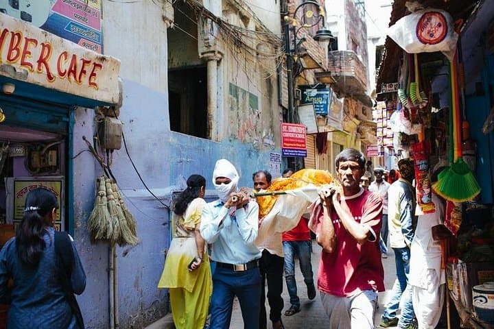 Varanasi Sunrise and Morning Downtown Walking Tour on the Ganges photo 6