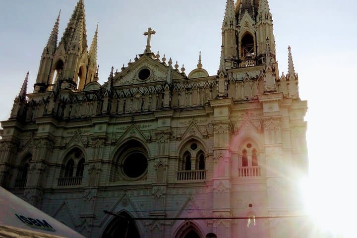 Romantic Walking Tour in Santa Ana: Historic Sights & Love Stories