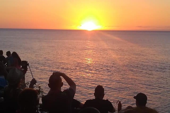 Sunset and Cliff Dives: Private Rick's Cafe Tour from Montego Bay photo 6