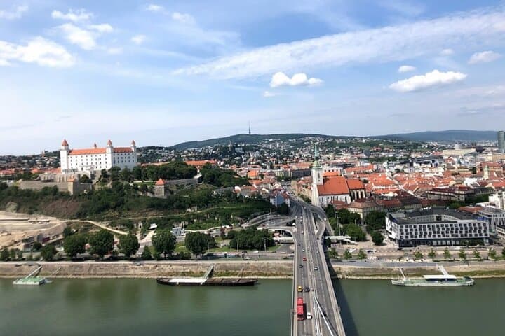 Bratislava Running Tour with a Local — 60-Minute Historic City Run photo 4