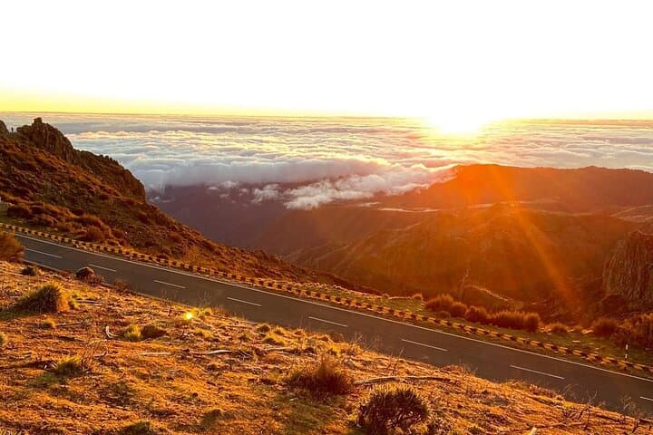 Sunrise Hike from Pico do Arieiro to Pico Ruivo — Transfer from Funchal & Return photo 3