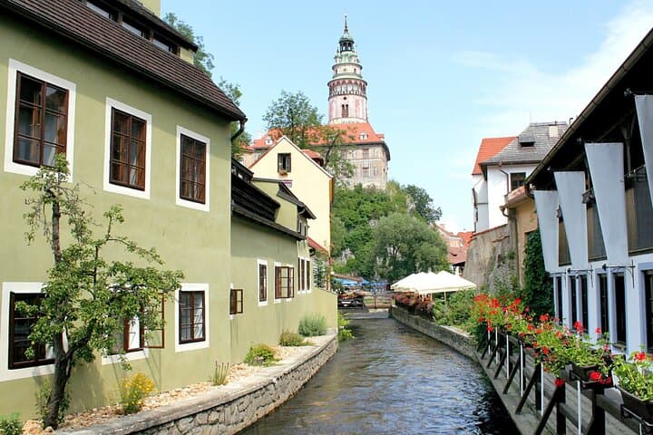 Day Trip to Český Krumlov from Vienna: Medieval Streets, Castle & Vltava Views photo 5