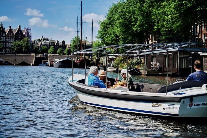 Amsterdam Small-Canals Cruise in German — 90-Minute Private Waterway Tour photo 2