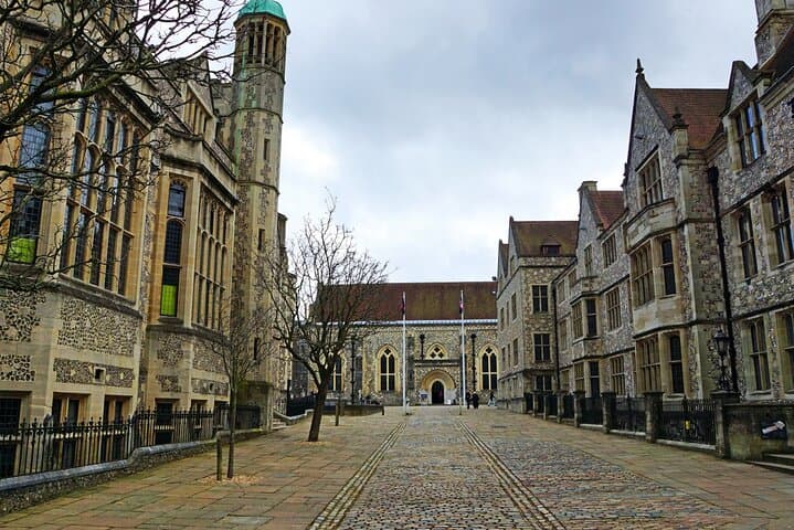 Medieval Winchester and Southampton: Private Walking Tour of Two Historic Cities