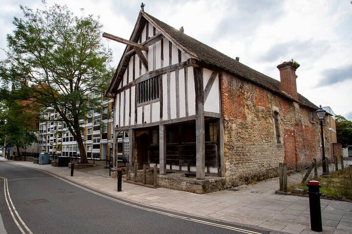 Medieval Winchester and Southampton: Private Walking Tour of Two Historic Cities photo 3