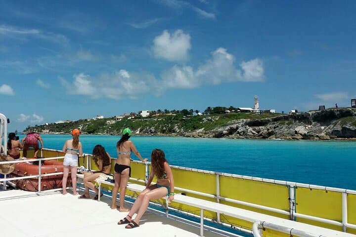 Full-Day Isla Mujeres Catamaran: Snorkel, Open Bar & Beach Club
