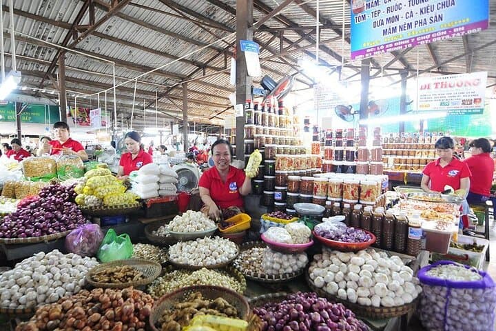 Han Market to Marble Mountains: 3-Hour Souvenir Hunt in Da Nang photo 2