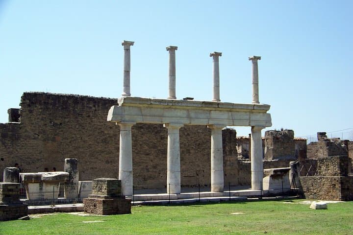 Pompeii and Mount Vesuvius: Private Full-Day Archaeology and Volcano Hike photo 2