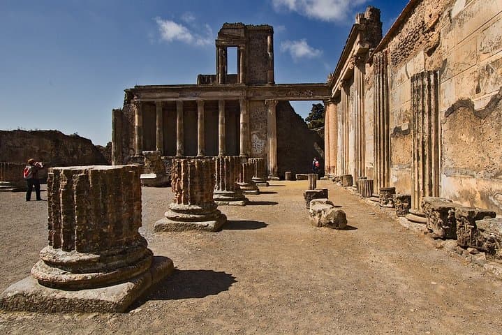 Pompeii and Mount Vesuvius: Private Full-Day Archaeology and Volcano Hike photo 4