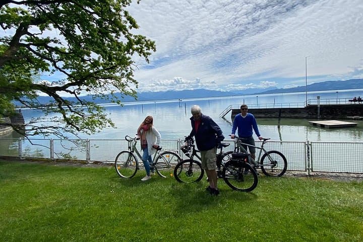 Three-Country Bike Tour from Lindau: Ferry, Floating Stage & Pfänder Panorama