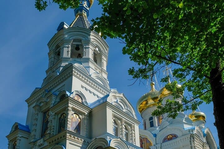 Karlovy Vary Private Walking Tour: Hot Springs, Colonnades & Spa History