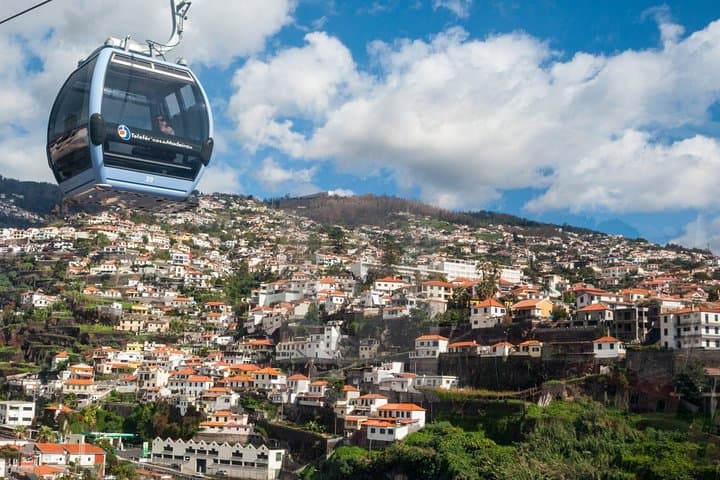 Funchal Old Town Walking Tour with Madeira Specialities & Monte Cable Car photo 3
