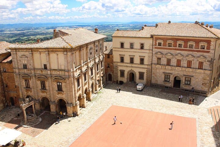 Montepulciano Private Walking Tour & Nobile Wine Tasting — Piazza Grande to Ancient Cellars photo 3