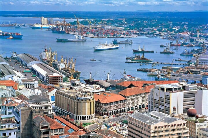 Colombo Day Tour from Bentota: Museums, Temples & Sunset at Galle Face photo 3