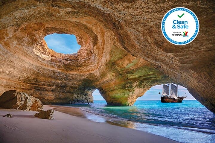 Morning Benagil Caves Cruise from Portimão — 2.5‑Hour Coastal Sailing photo 2