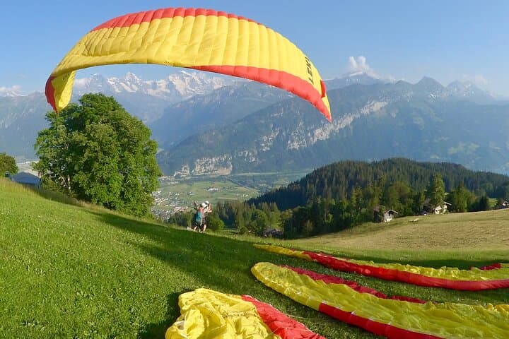 Tandem Paragliding from Interlaken — Soar Over Jungfrau, Lake Thun & Beatenberg photo 3