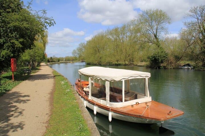 Oxford River Cruise and Thames Walk to Iffley Village