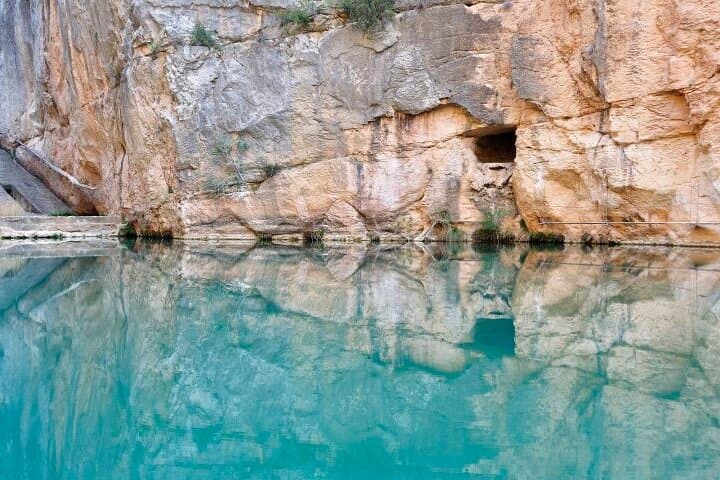 Chulilla Hanging Bridges Hike: Turia Canyon, Charco Azul & Prehistoric Rock Paintings photo 3