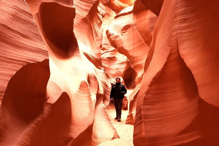 Lower Antelope Canyon & Horseshoe Bend Day Trip from Sedona and Flagstaff photo 3