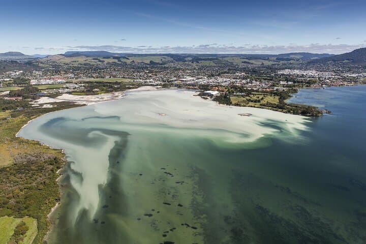 Seaplane Over Mt Tarawera: 30-Min Floatplane Scenic Flight from Rotorua photo 3
