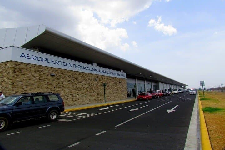 Private Liberia Airport Transfer to Tamarindo Beach — Door-to-Door Ride with Drinks photo 3