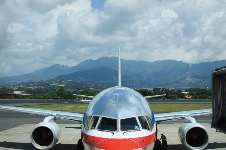 Private Liberia Airport Transfer to Tamarindo Beach — Door-to-Door Ride with Drinks photo 4
