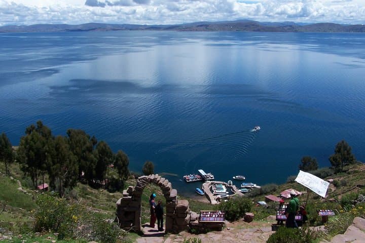 Full-Day Lake Titicaca & Isla del Sol from La Paz: Culture, Boats, and High-Altitude Views photo 2
