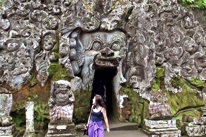 Best of Ubud: Private Full-Day Tour to Monkey Forest, Rice Terraces & Tegenungan Waterfall photo 2