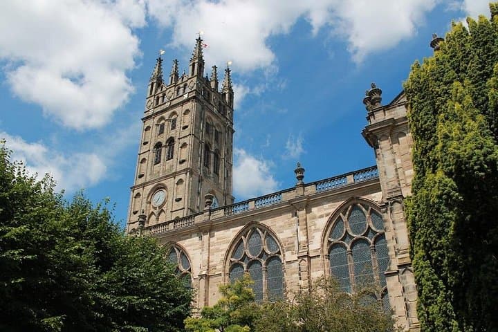 Private Walking Tour of Warwick: Historic Town Center & Hidden Gems