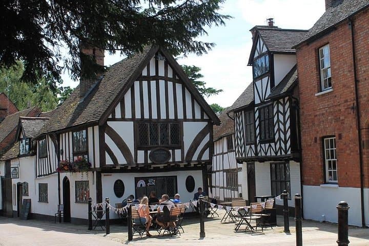 Private Walking Tour of Warwick: Historic Town Center & Hidden Gems photo 2