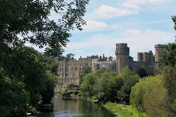 Private Walking Tour of Warwick: Historic Town Center & Hidden Gems photo 3