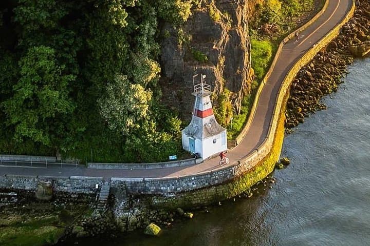Cycle the Stanley Park Seawall: Self-Guided Audio Bike Tour in Vancouver photo 1