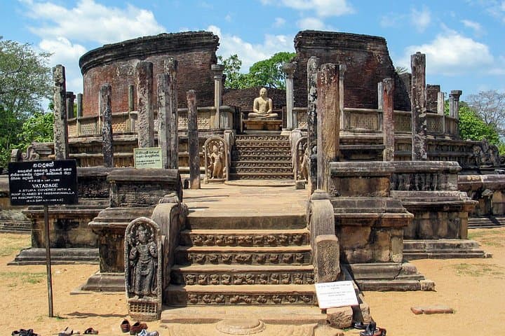Polonnaruwa Ancient Kingdom and Minneriya Elephant Safari: Day Trip from Dambulla photo 3
