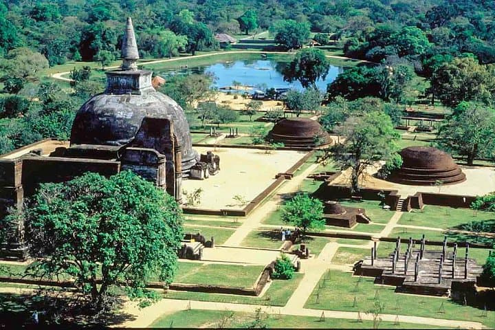 Polonnaruwa Ancient Kingdom and Minneriya Elephant Safari: Day Trip from Dambulla photo 4