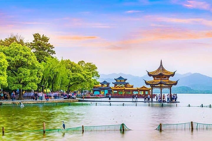 Turn a Hangzhou Layover into a Full-Day West Lake & Tea Plantation Experience