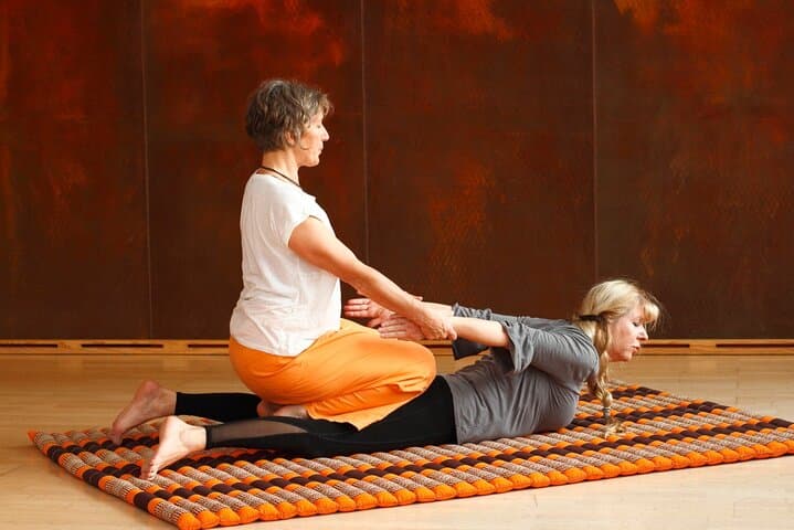 Lindau Thai Yoga: 1-Hour Personalized Session on Lake Constance photo 6