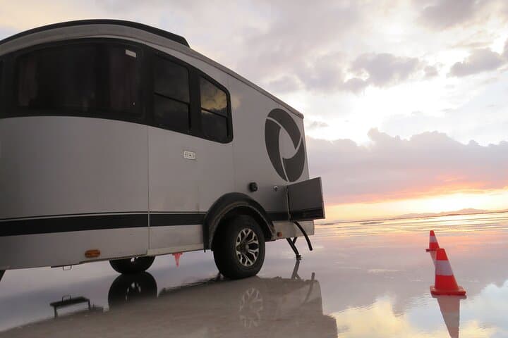 Sleepless Under the Milky Way: 3-Day Uyuni Salt Flats & Tunupa Camper Experience