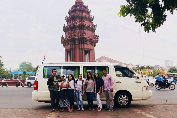 Phnom Penh Day Trip: Private Guided Tour to Tuol Sleng, Choeung Ek & Royal Palace photo 2