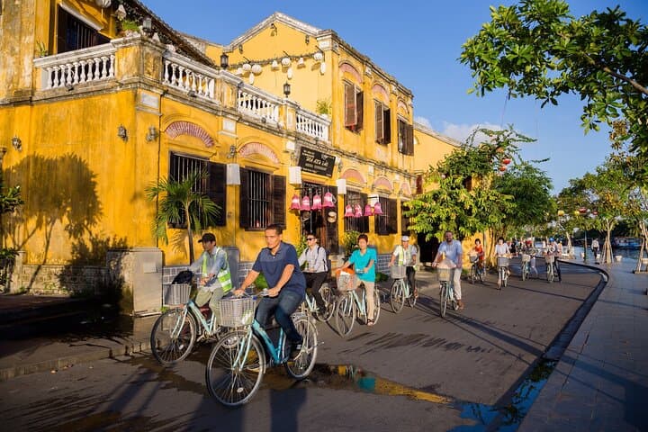 Hoi An Countryside Half-Day: Tra Que Farm, Bamboo Basket Boat & Bike Tour