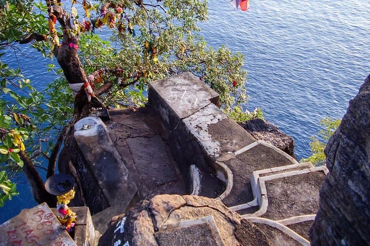 Trincomalee Day Tour from Dambulla: Pigeon Island, Kanniya Hot Springs & Marble Beach photo 3