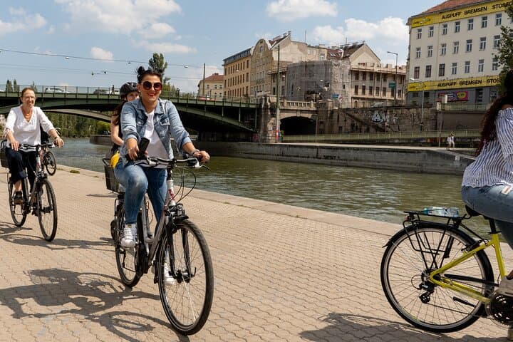 Vienna Small-Group Bike Tour — 3-Hour City Highlights photo 4