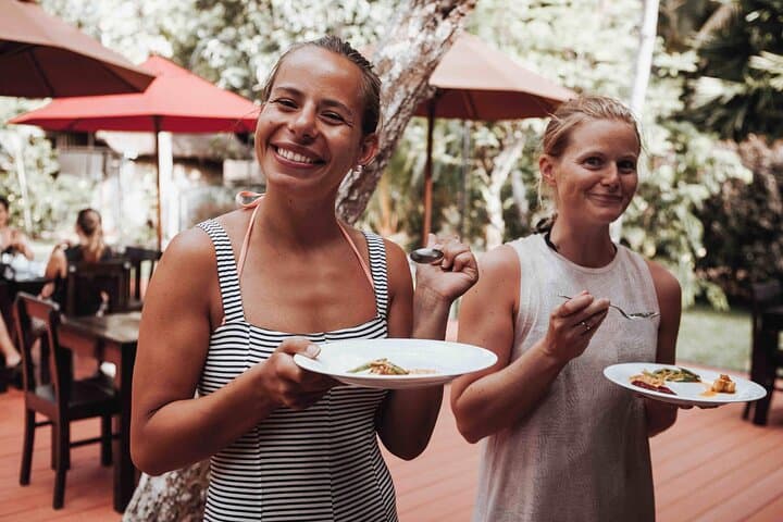 Cycle Anuradhapura: Reservoir Rides, Ancient Stupas & a Home Cooking Demo photo 4