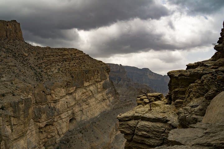 Oman Grand Canyon: Jebel Shams & Nizwa Full-Day Mountain Tour photo 2