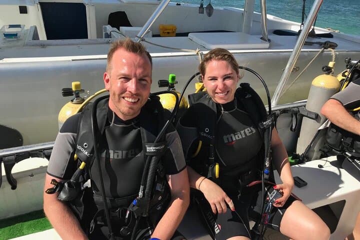 Aruba 2-Tank Certified Dive: Reefs, Wrecks & Morning Boat Excursion