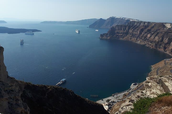 Santorini Highlights: 4-Hour Tailor-Made Private Tour of Caldera & Akrotiri photo 2