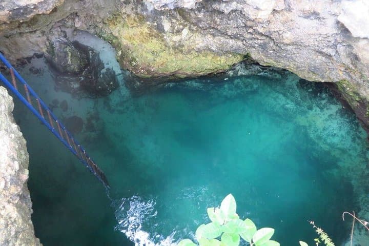 Unforgettable Negril: Blue Hole Mineral Spring to Rick's Café Adventure photo 4