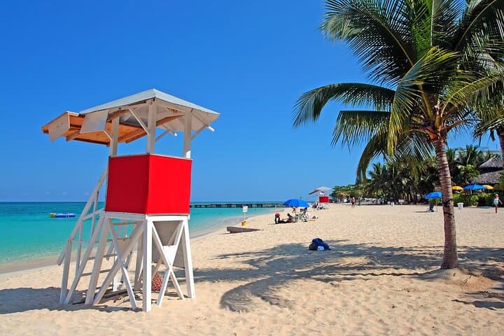 3-Day Kingston Tour: Climb Dunn's River, Explore Rose Hall & Relax at Doctor's Cave