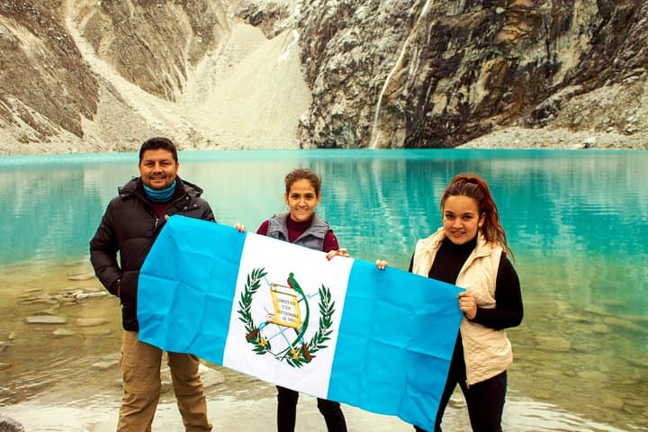 Trekking to Laguna 69: Hike to the Turquoise Lake in Huascarán National Park photo 5