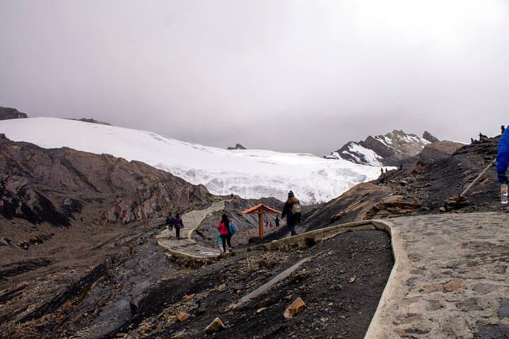 Pastoruri Glacier Climate Change Route — Full-Day Hike from Huaraz photo 5