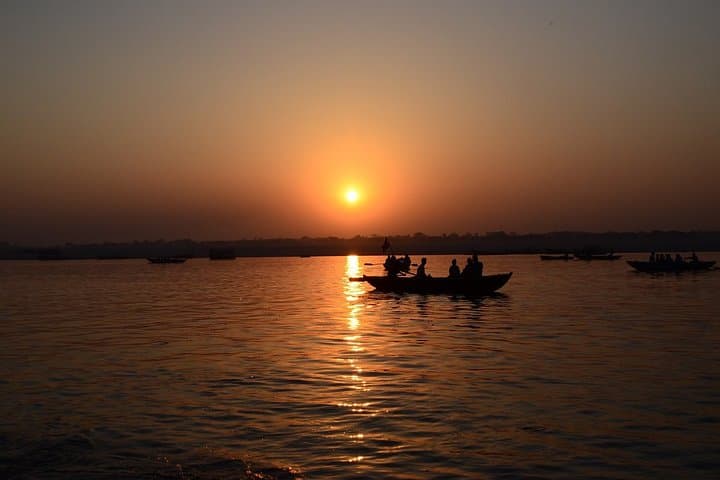 Beginner Power Boating Course in Mumbai Harbor — 2-Hour Private Lesson from Gateway of India photo 5